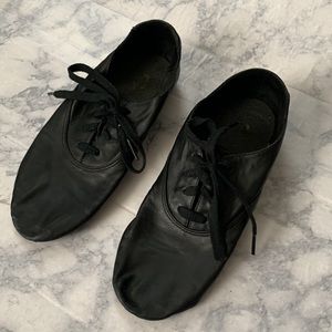 Capezio Black Leather Lace Up Jazz Shoes - size 7